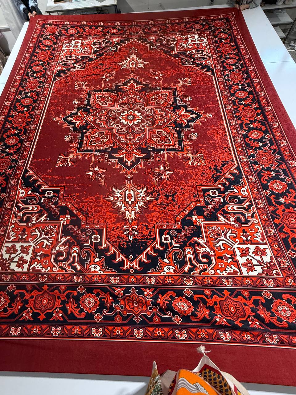 روفرشی کش دار مخمل شانل کد 2656