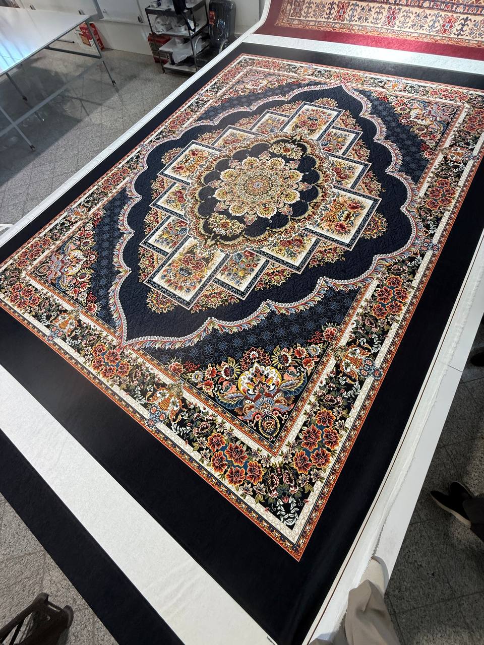 روفرشی کش دار مخمل شانل کد 1169