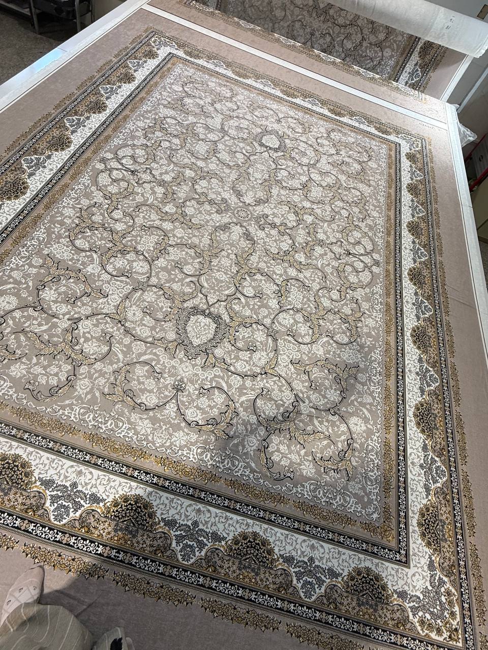روفرشی کش دار مخمل شانل کد 0458
