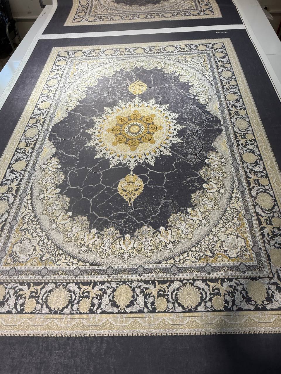 روفرشی کش دار مخمل شانل کد 0883
