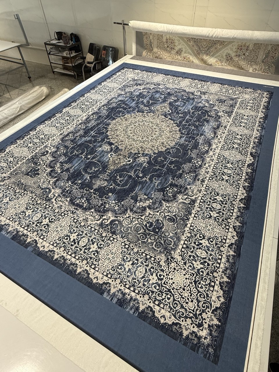 روفرشی کش دار مخمل شانل کد 0936