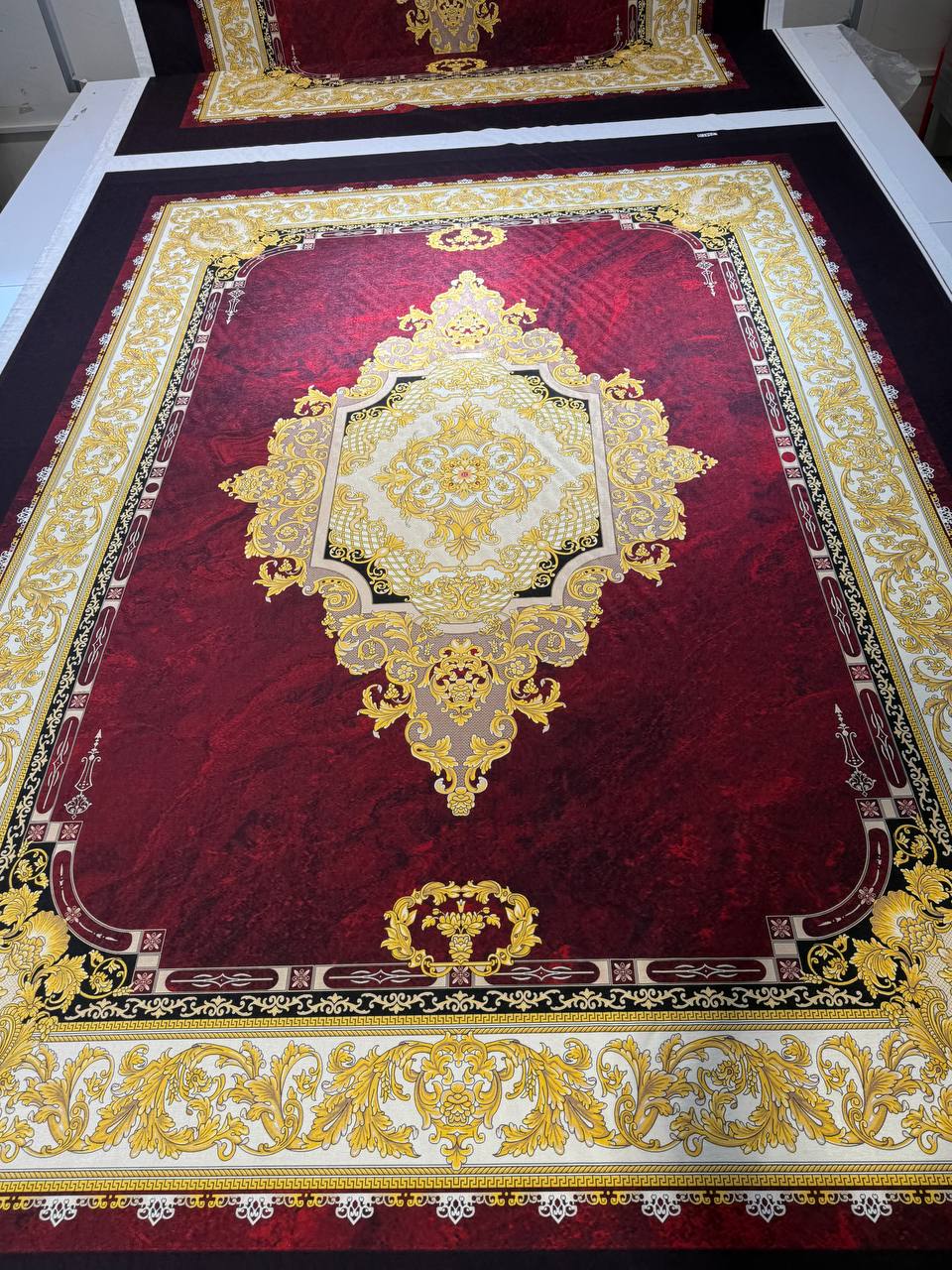 روفرشی کش دار مخمل شانل کد 2341