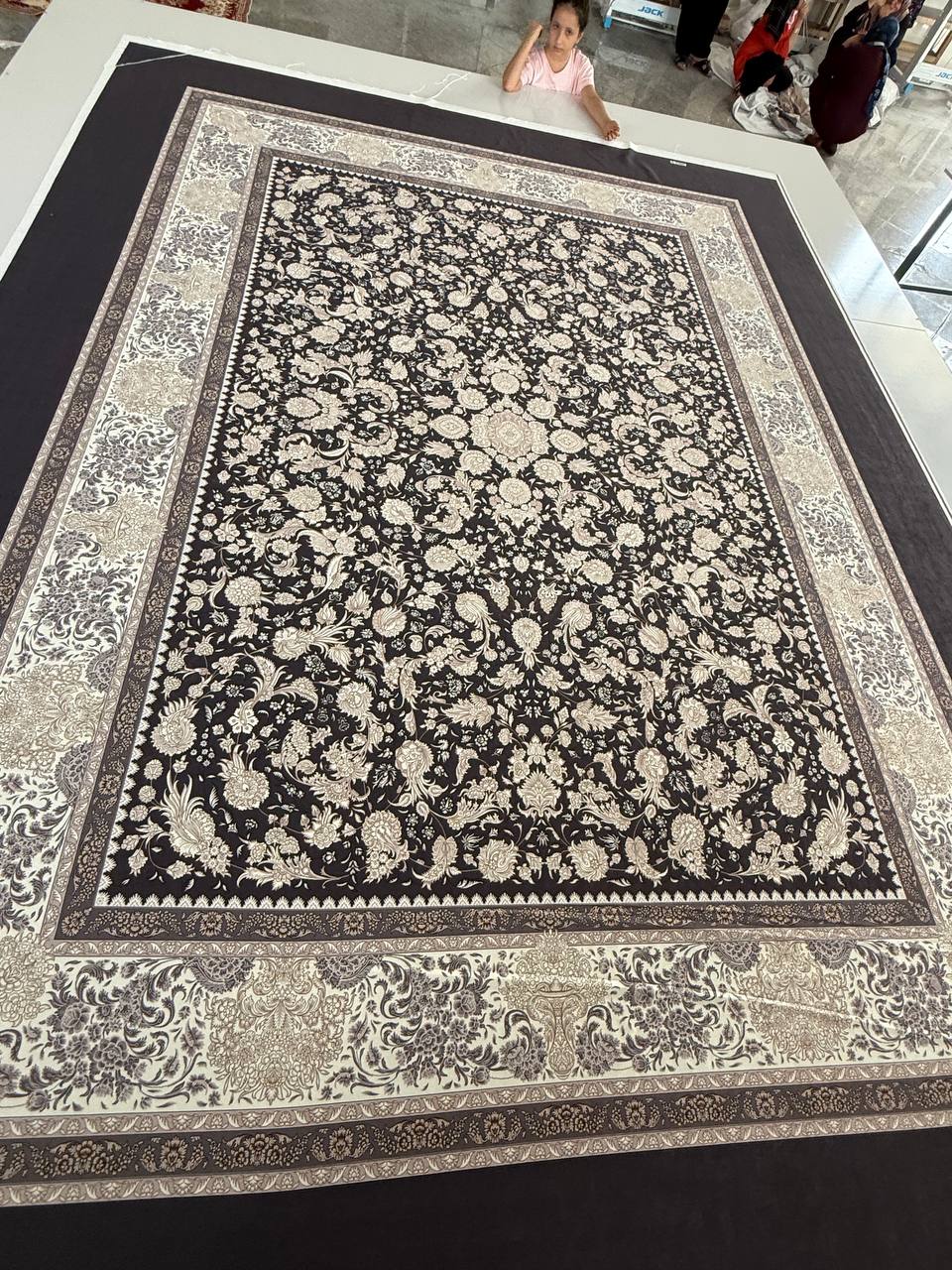 روفرشی کش دار مخمل شانل کد 1540