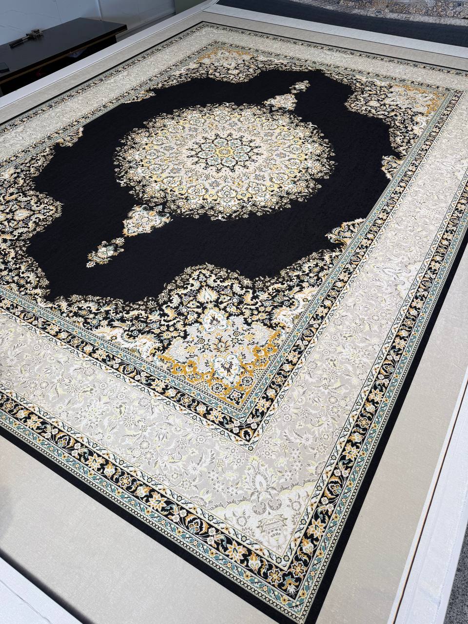 روفرشی کش دار مخمل شانل کد 3336
