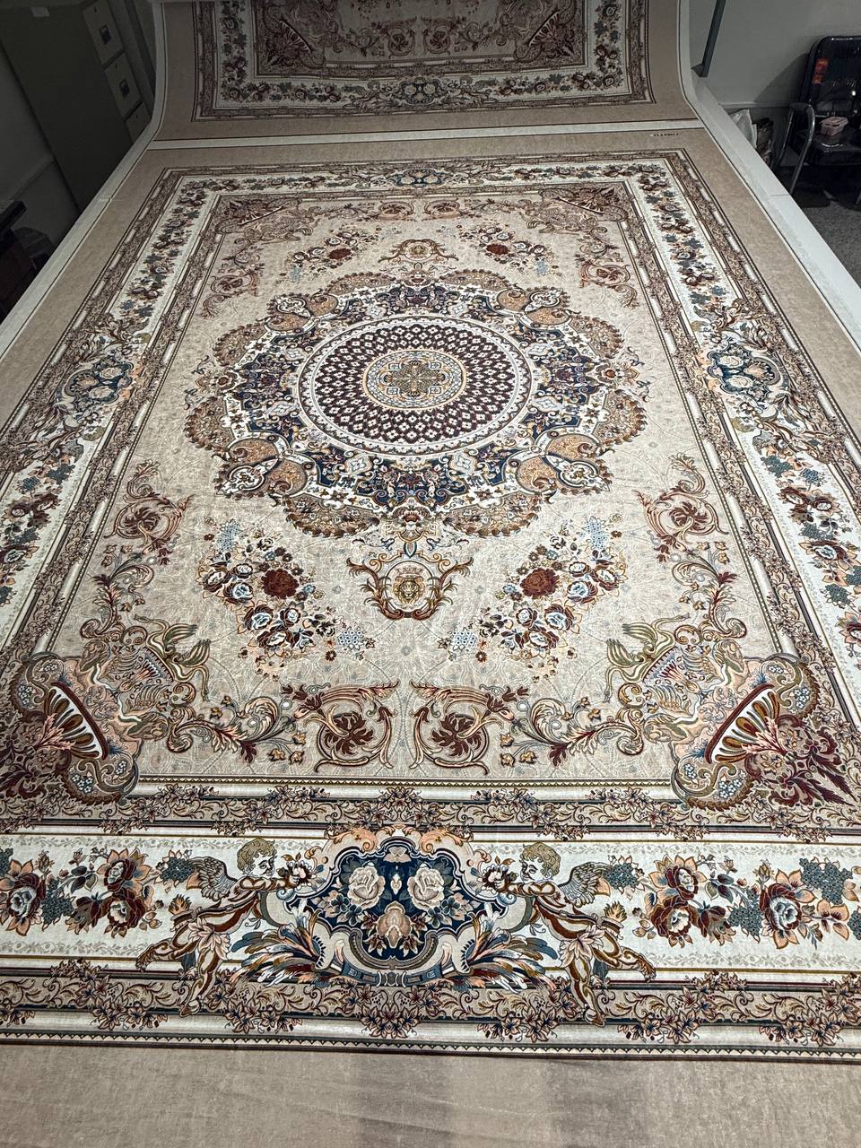 روفرشی کش دار مخمل شانل کد 1164